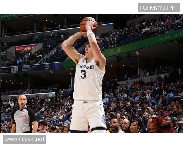 拉拉维亚：我的得分基本都来自里夫斯助攻 我当时就是能投中